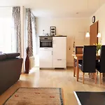 Haus Bernstein 4 *