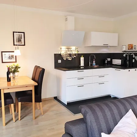 アパート Haus Bernstein 4 *